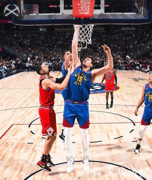 约基奇半场高效15+5+6，三分精准射中两球贡献全能数据